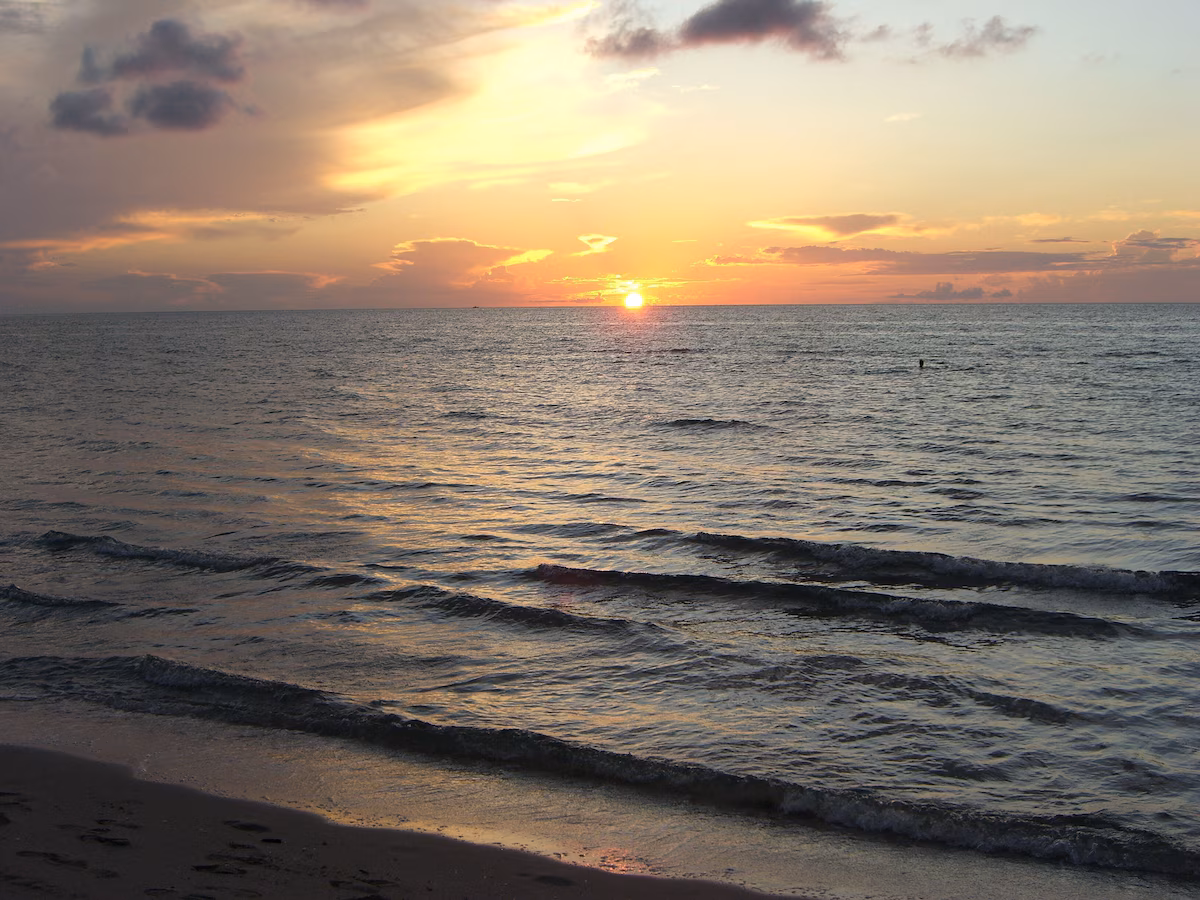 beach sunrise